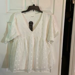 Beautiful white flowy top NWT